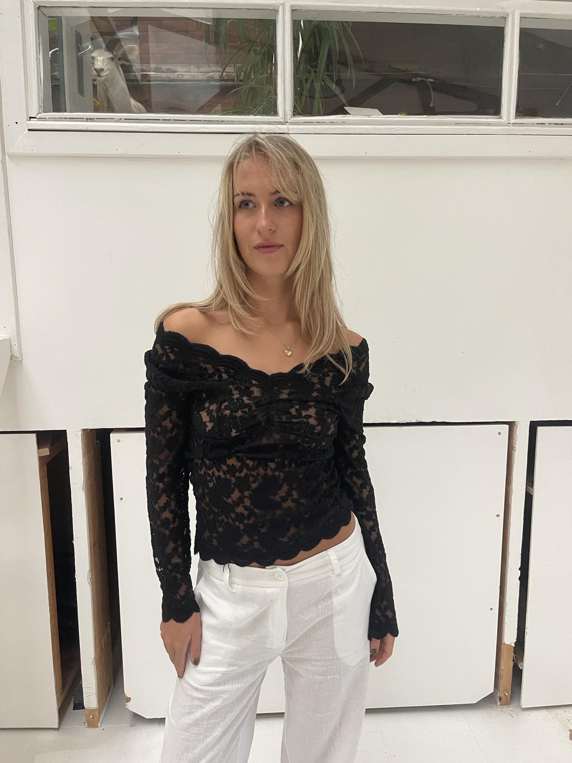 Bodil long sleeve lace blouse - Black