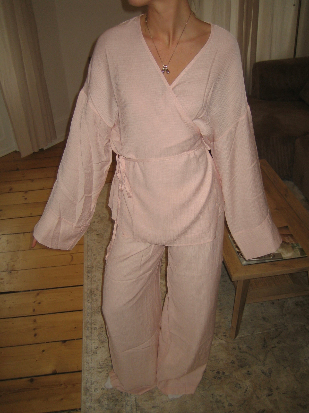 Rikki blouse with tie detail - Light pink