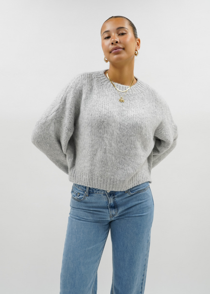 Knitted sweater light grey (tall)