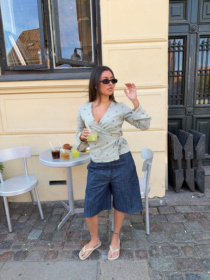 Isabeau blouse with tie detail – Khaki